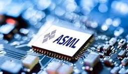 ASML Warns on 2026 Growth Despite Solid Q2 Beat, Weighing on Semiconductor Sentiment